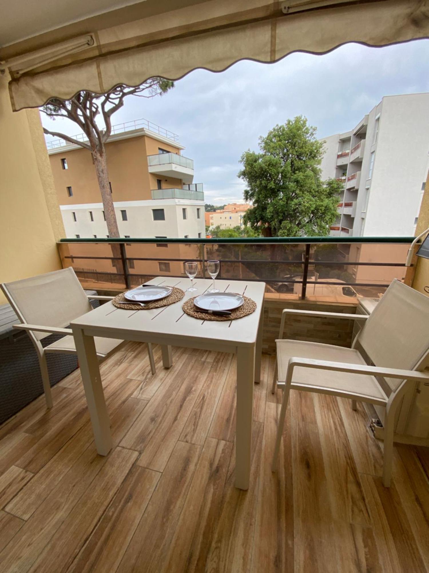Studio 150 M De Plage Golfe De Saint-Tropez Cavalaire-sur-Mer Luaran gambar